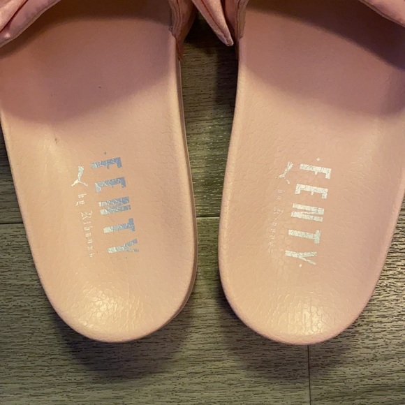 PUMA x Rihanna Slides in Pink (size 10.5) - Picture 7 of 7